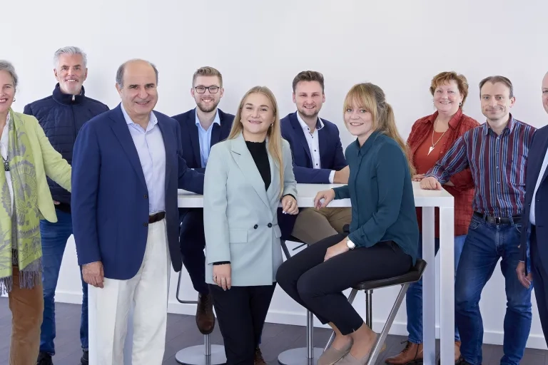 Keyaniyan Company Team
