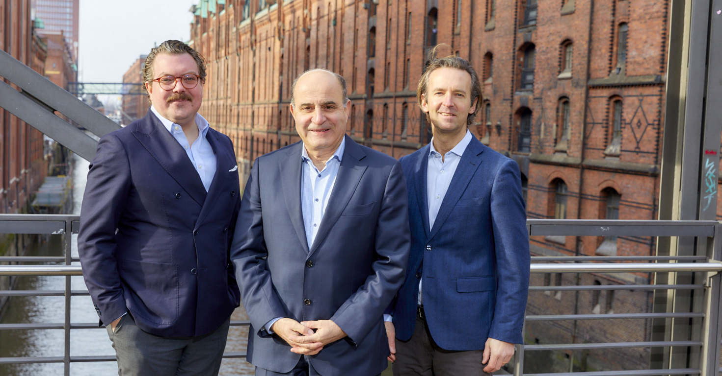 Gruppenfoto Keyaniyan und HCCO Vertriebspartner
