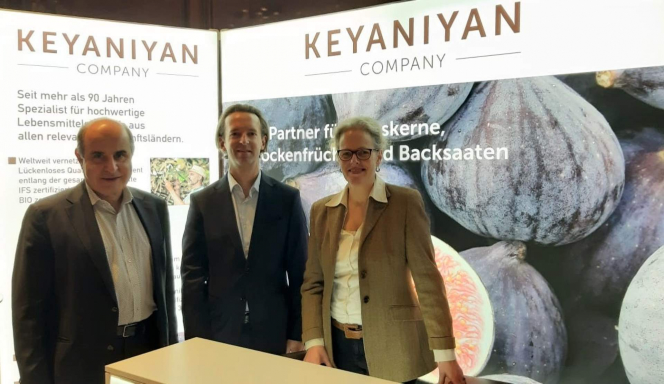 Keyaniyna Mitarbeiter beim 21. Süsswarenkongress