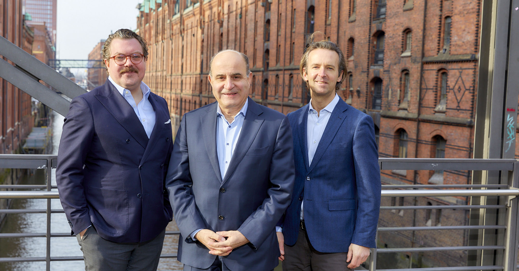 Gruppenfoto Keyaniyan und HCCO Vertriebspartner